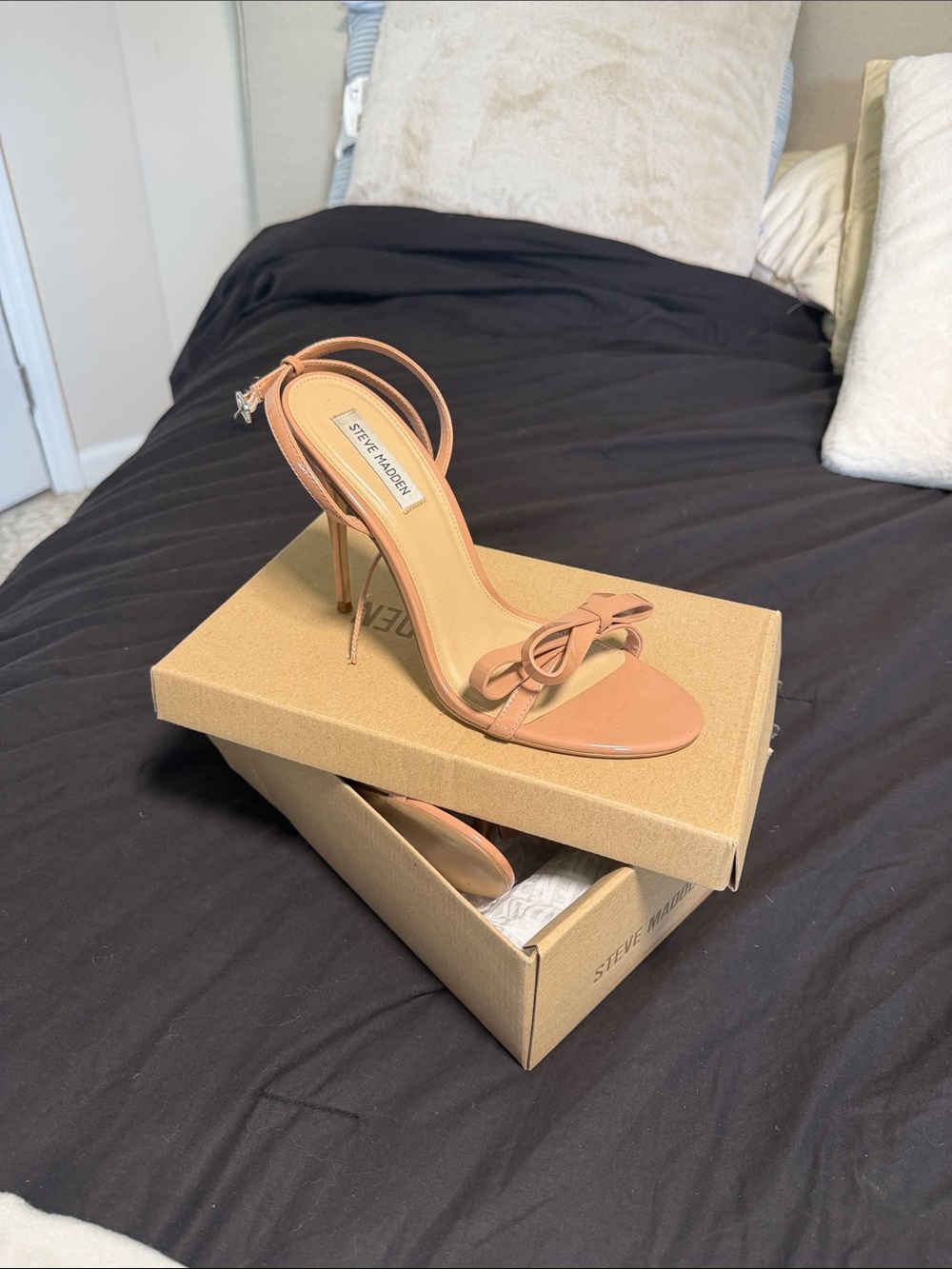 Steve Madden Tan Knotted Strap Stiletto Sandals